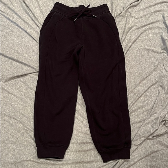 Lululemon Scuba High-Rise Cropped Jogger Black size 4 - Picture 4 of 12